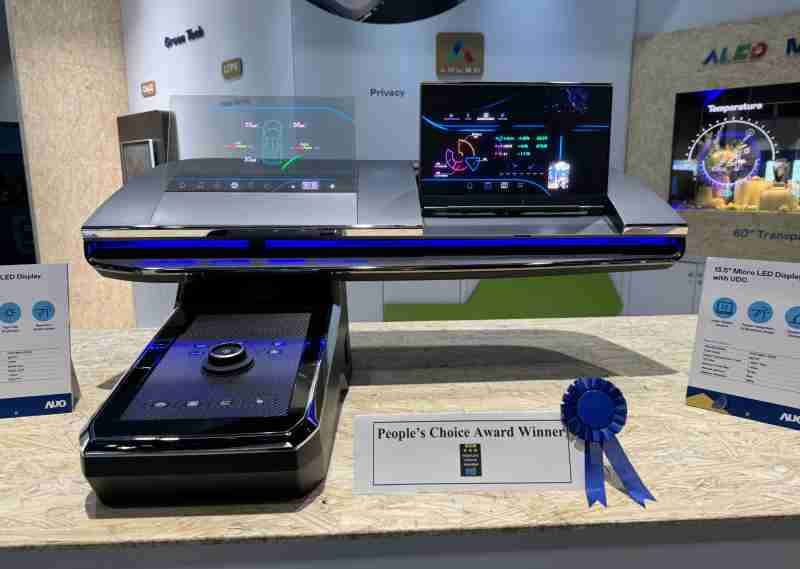 壹号平台车用Micro LED Display HMI解决方案获”最佳车用显示奖”，，，，以用户为中心开发，，，，针对前座驾驶与乘客设计兼具娱乐与安全的高画质屏幕，，包含车舱前座的Micro LED透明屏幕及全球首款内建镜头的智慧Micro LED显示器