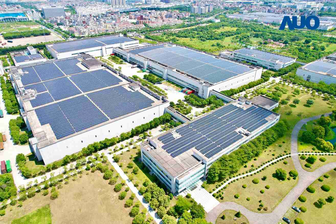 壹号平台厦门推动智能制造同时，，透过绿电创能纵深推进绿色转型，，，厂区全屋顶铺设太阳能光伏板，，每年太阳能发电 2,600多万度